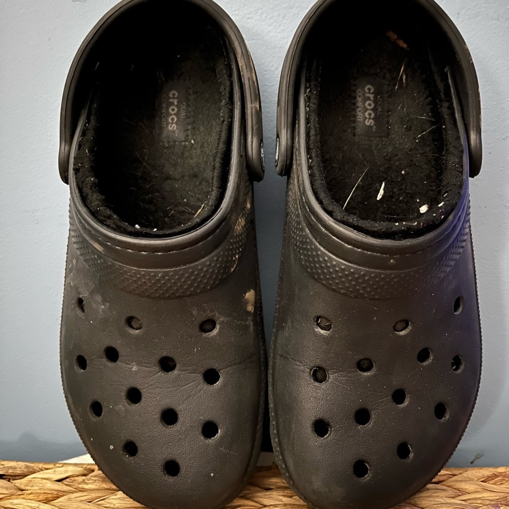 Black Fleece Lined Crocs size 8 - Picture 3 of 6